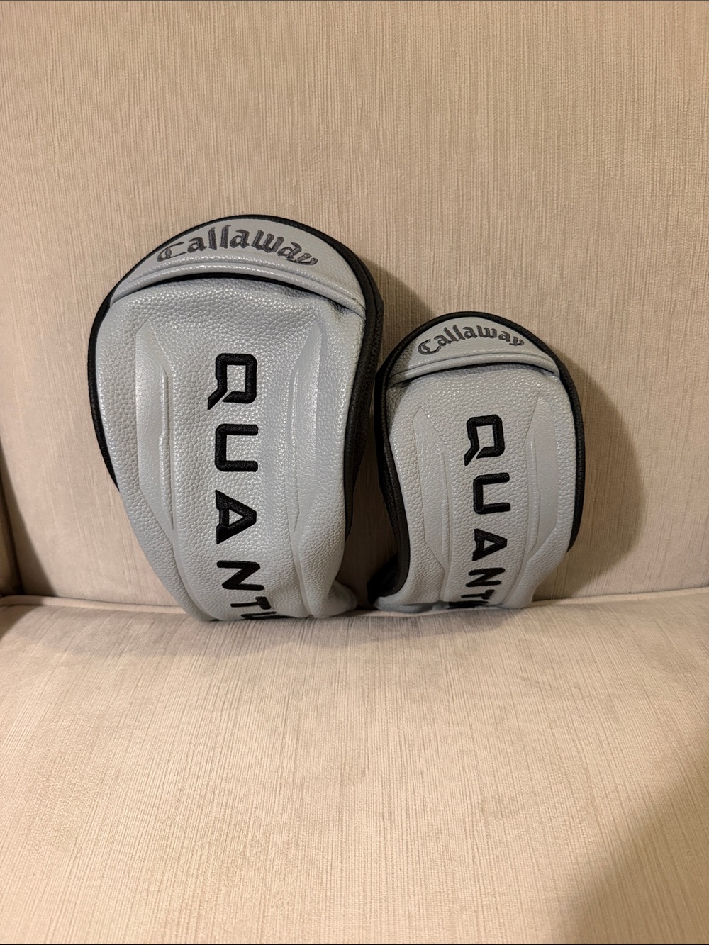 Callaway White and Black Quantum Golf Headcovers (Driver & 3 Wood)